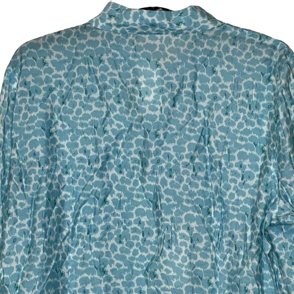 VanHeusen Women's Long Sleeve Cuffed Button Up Shirt Blue Leopard Print XL NWT - Picture 7 of 8